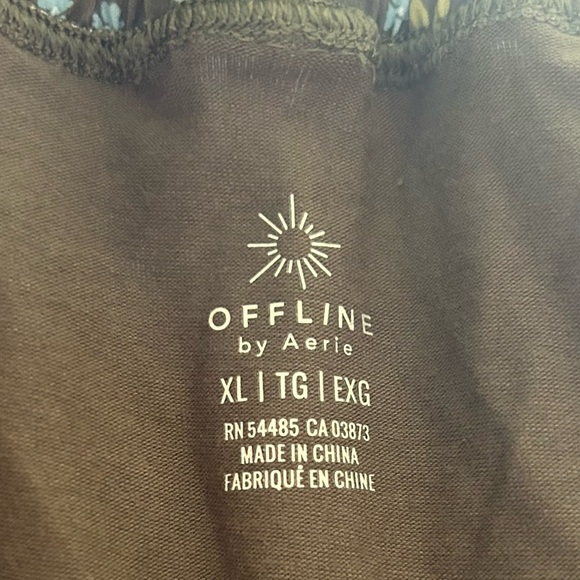 Offline by Aerie Green Floral Athletic Shorts Pockets Built in Liner Sz XL NWT - Picture 4 of 5